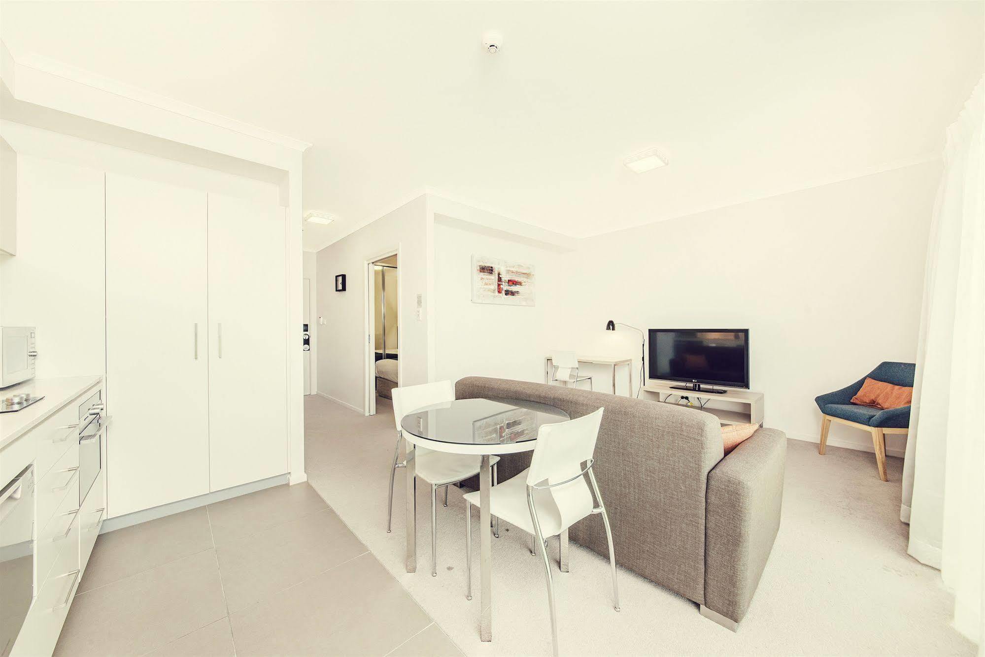 Abode Tuggeranong Lejlighedshotel Canberra Eksteriør billede